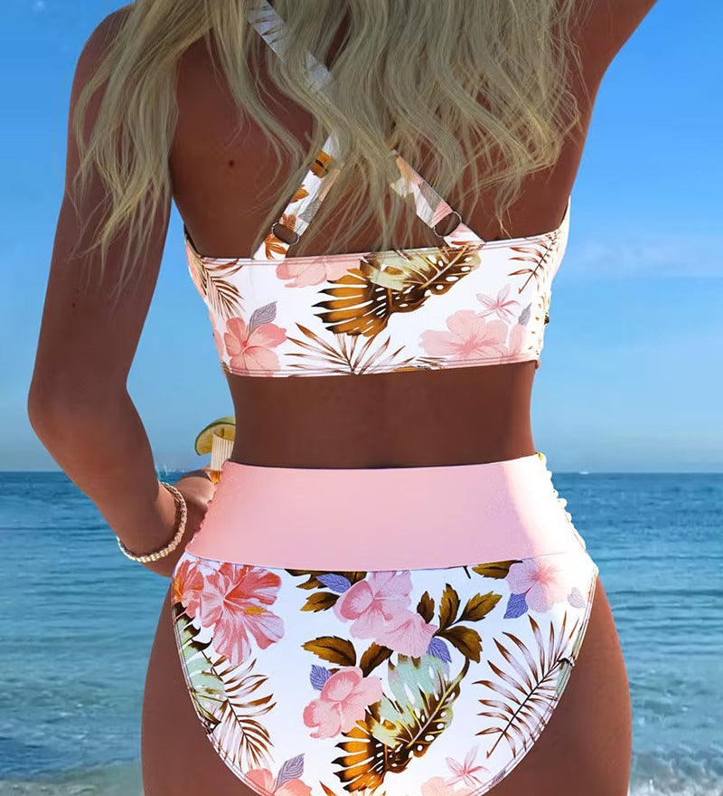 Bikini com Contraste e Padrão Floral